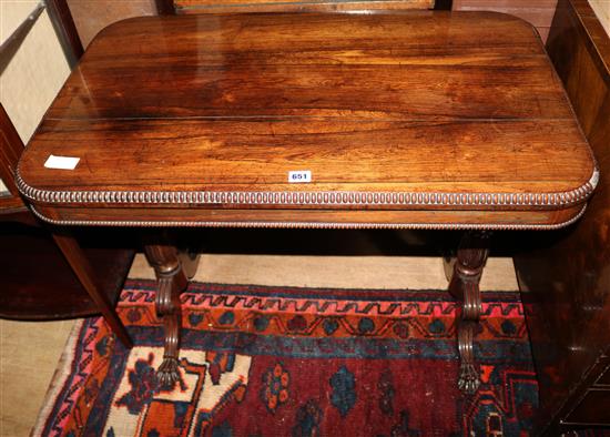 Early Victorian rosewood centre table
